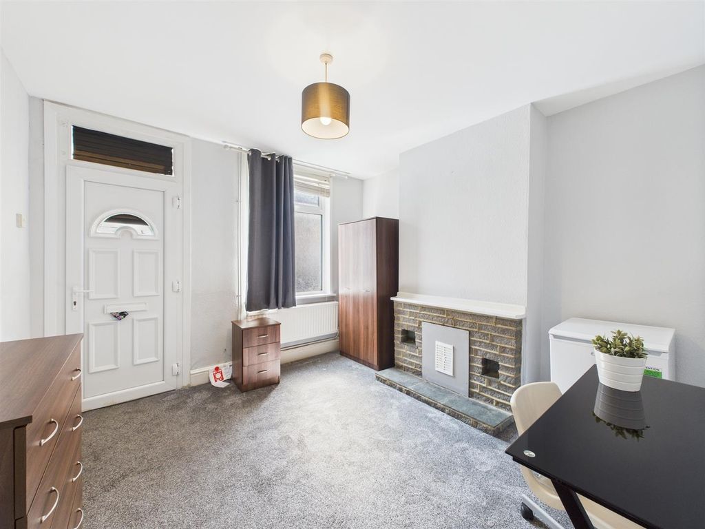 Property photo 1 of 6 Cam04063G0-Pr0118-Still001.Jpg