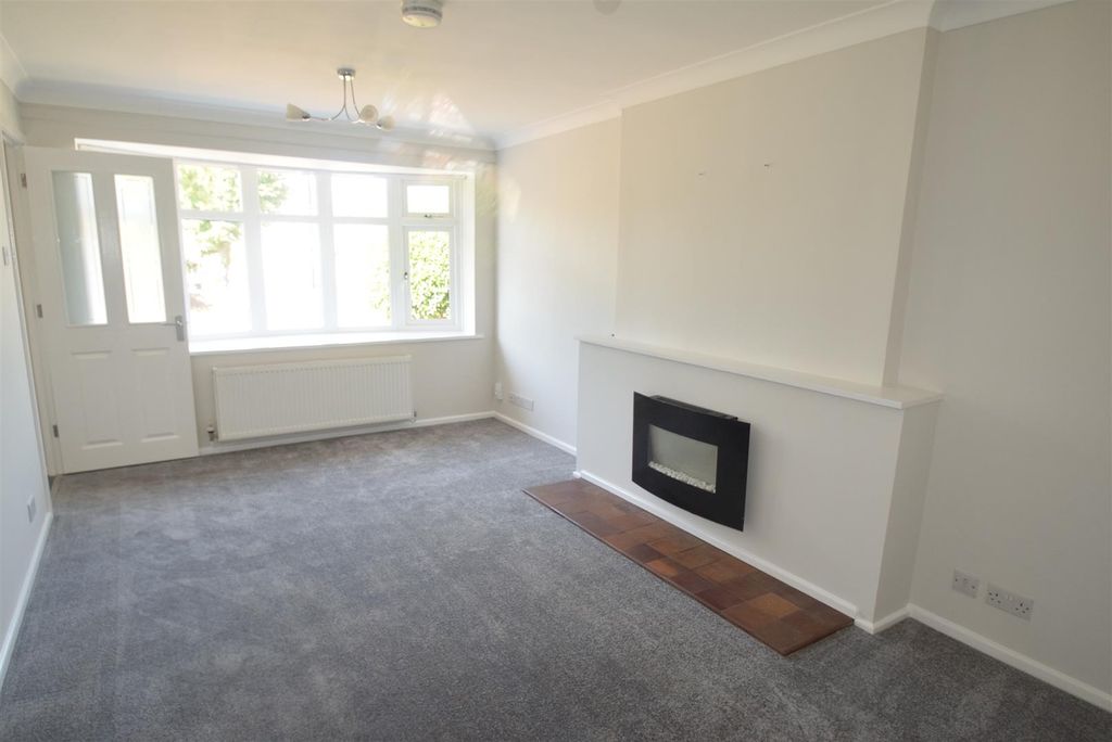 Property photo 3 of 13 2026 - Lounge.Jpg