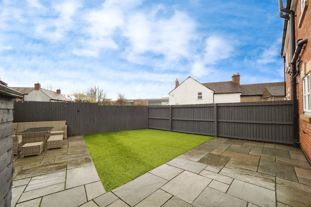 Property photo 2 of 12