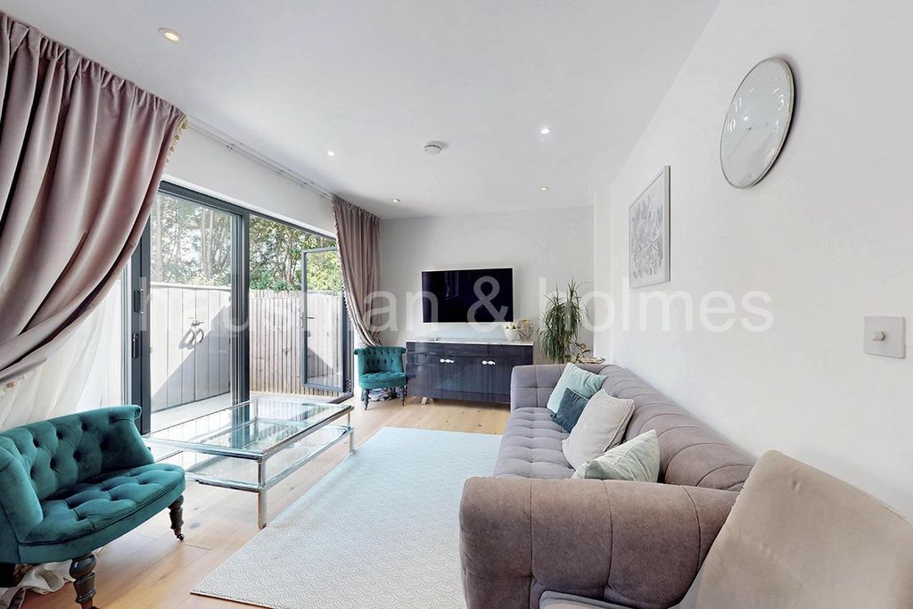 Property photo 1 of 15 W04.Jpg