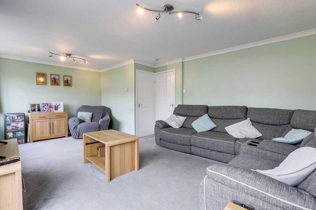 Property photo 3 of 29