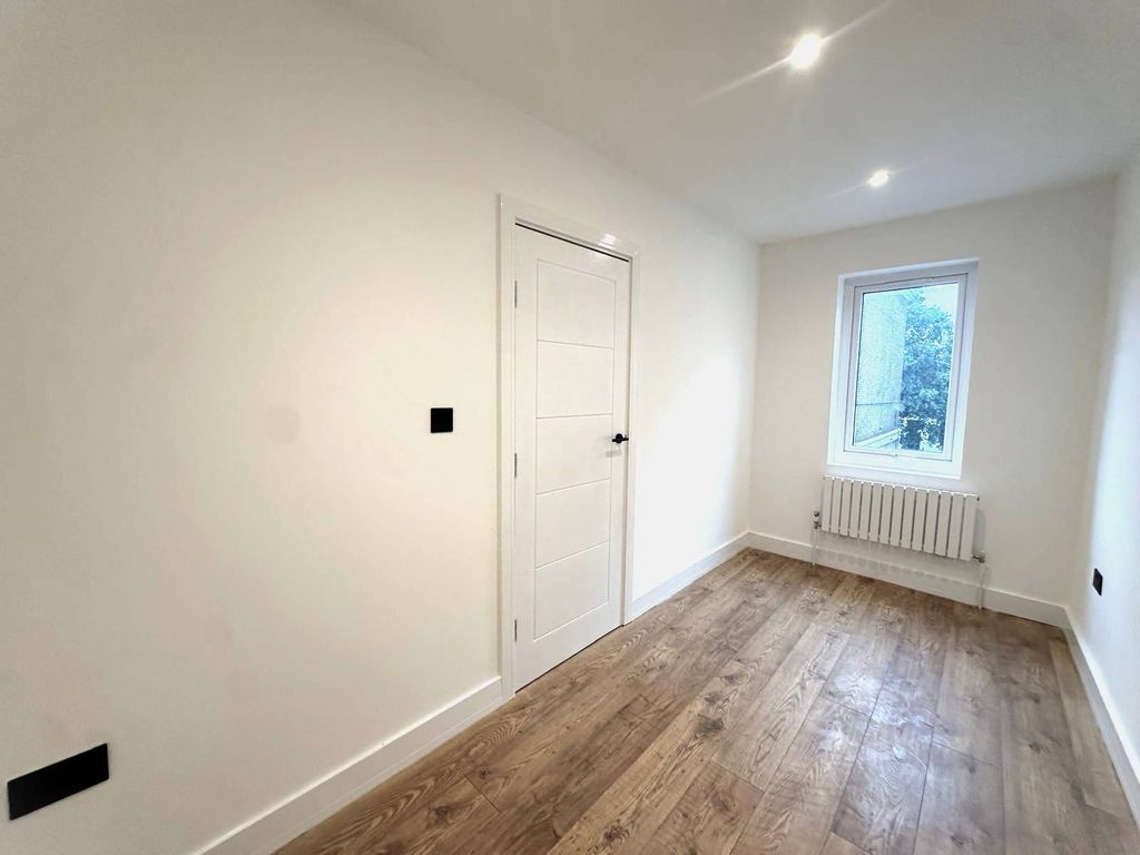 Property photo 3 of 14 Gallery