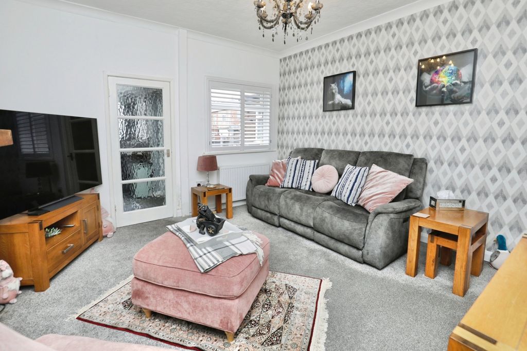 Property photo 3 of 15 Pbox-Img.Jpg