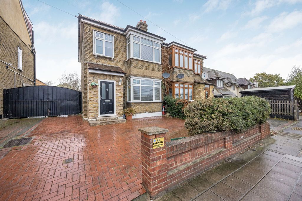 Property photo 1 of 26