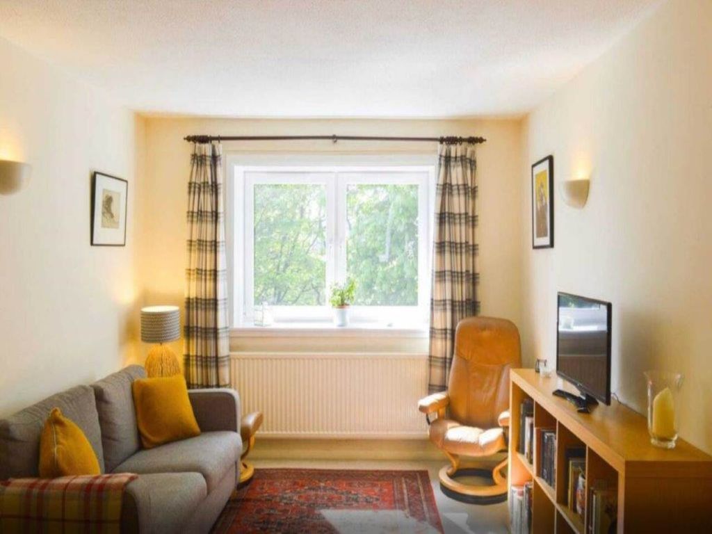 Property photo 2 of 11 Living