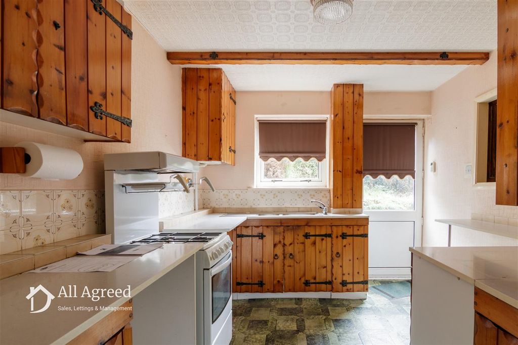 Property photo 3 of 13 Kitchen