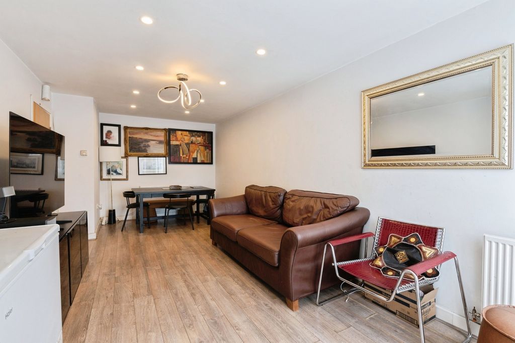 Property photo 3 of 12 Pbox-Img.Jpg