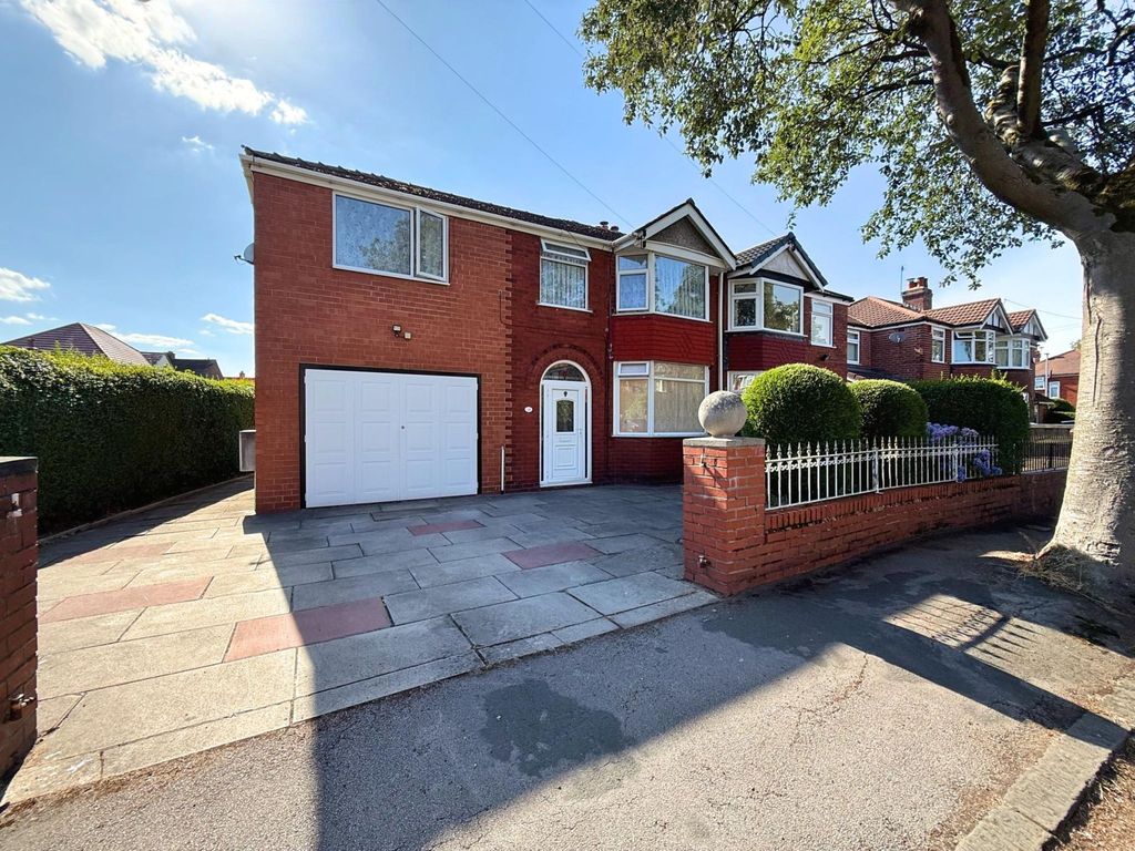 Property photo 1 of 28