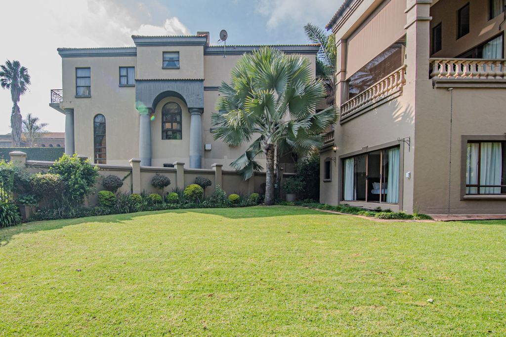Property photo 1 of 57 Pt1698868