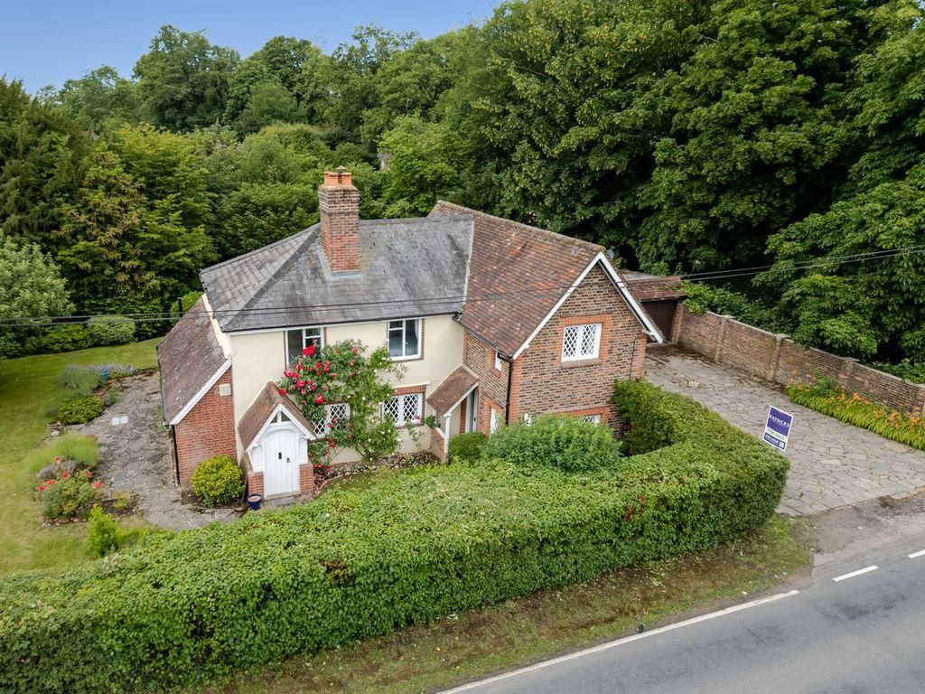 Property photo 2 of 27 Stansted Cottage.Jpg