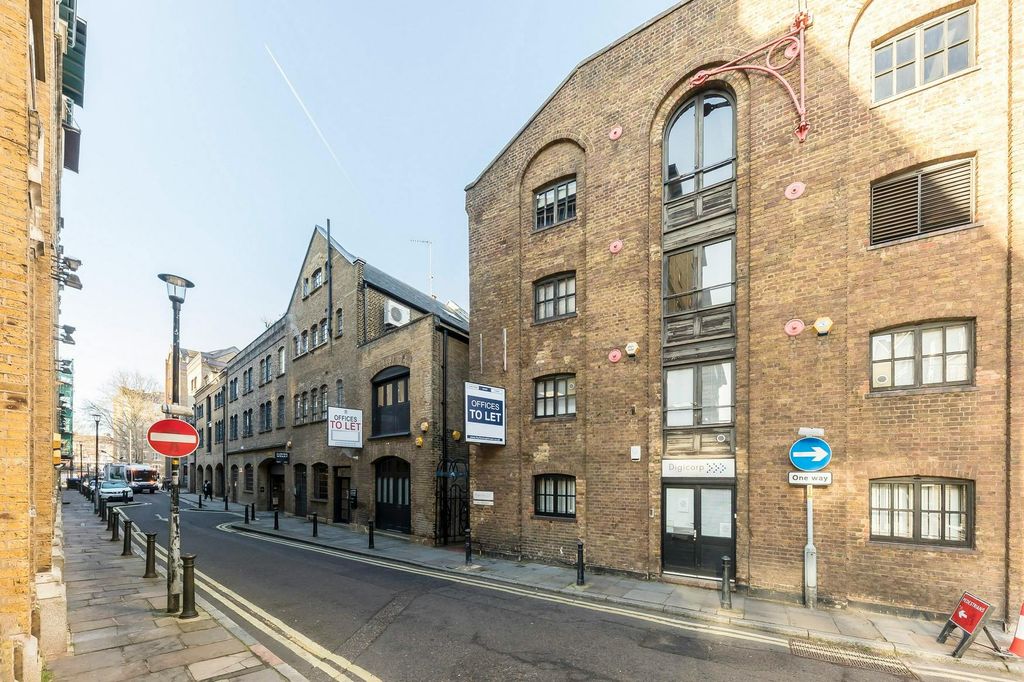 Property photo 2 of 8 Unit 4 Unity Wharf Ext2.Jpg