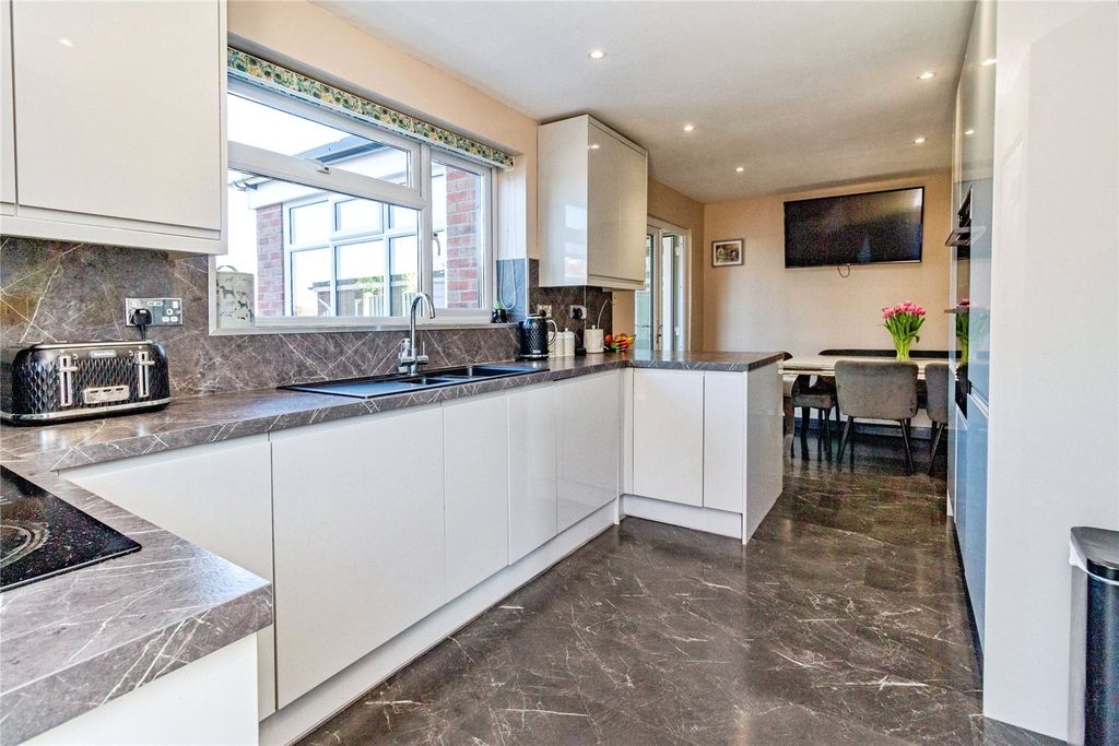 Property photo 2 of 12 Kitchen/Diner