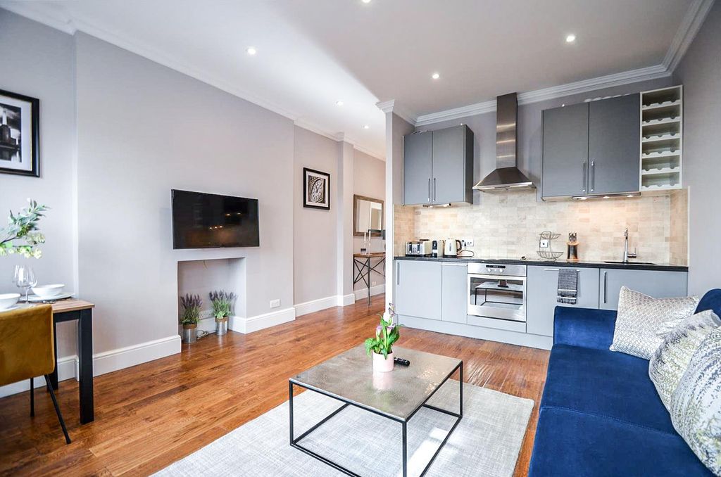 Property photo 2 of 6 Panton Street