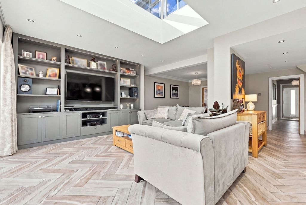 Property photo 3 of 25 Open Plan Living