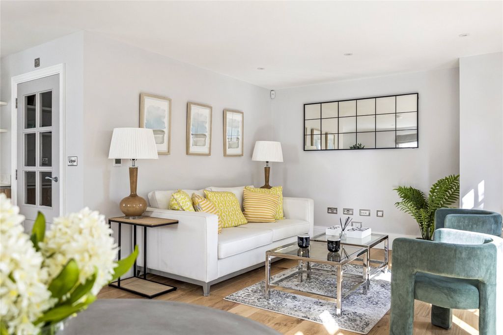 Property photo 2 of 12 Plot 7 Show Home