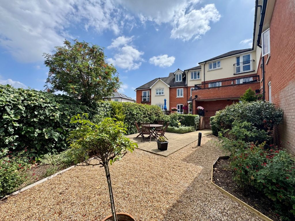 Property photo 1 of 12 4328670