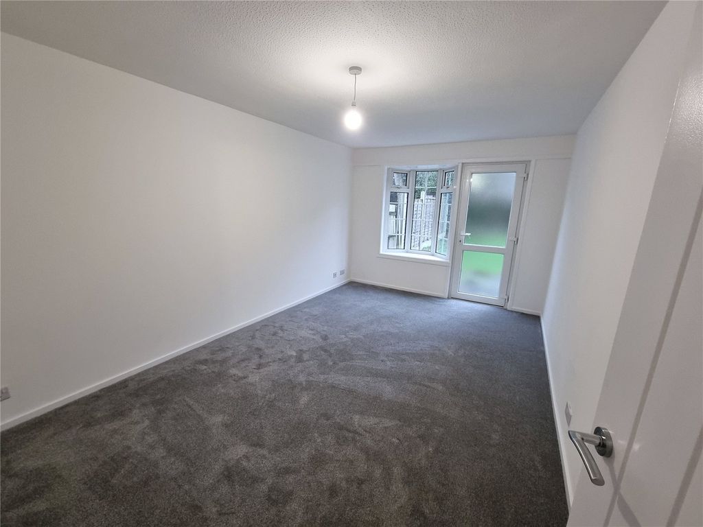 Property photo 3 of 22 Picture No. 28