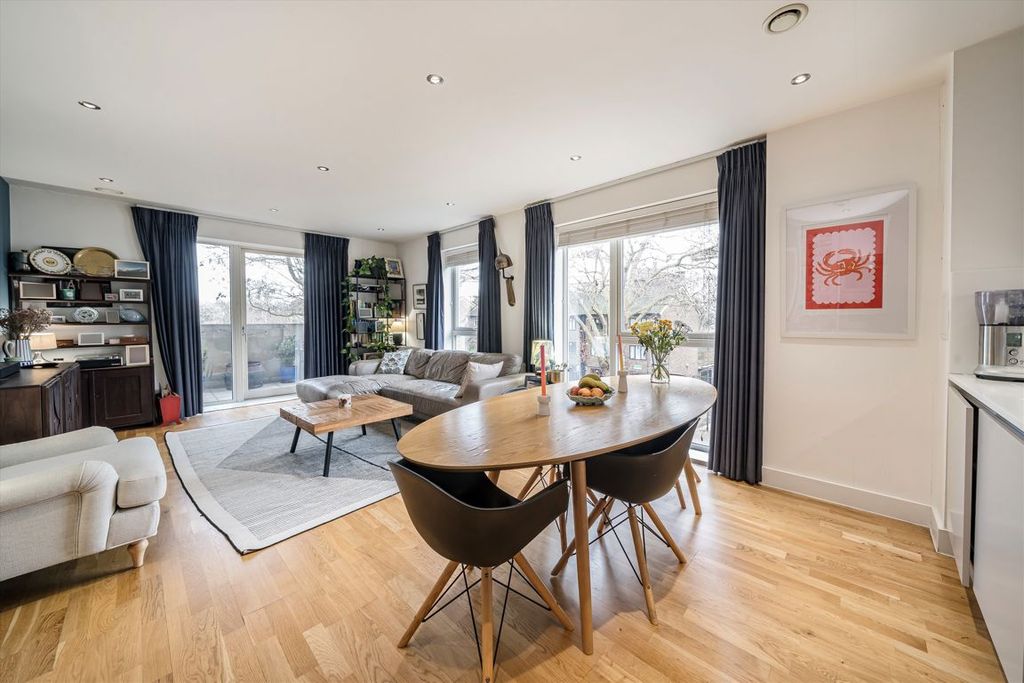 Property photo 3 of 8