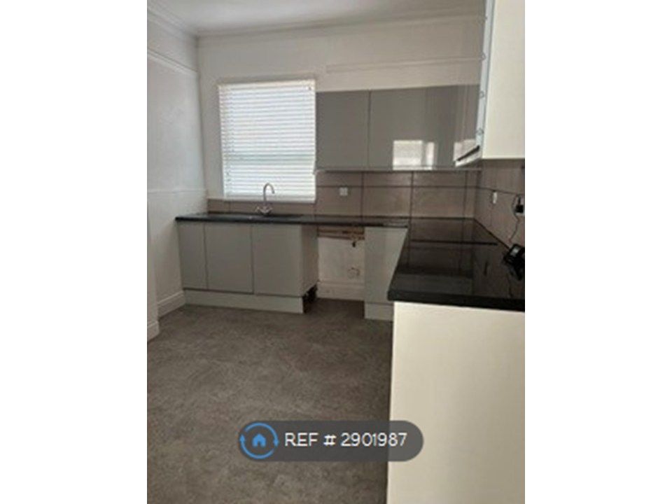 Property photo 2 of 9 Refurbed Kitchen - New White Goods To Be Installed