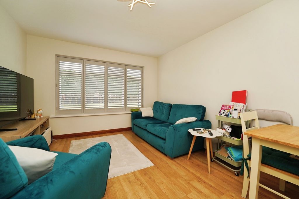Property photo 3 of 10 Pbox-Img.Jpg