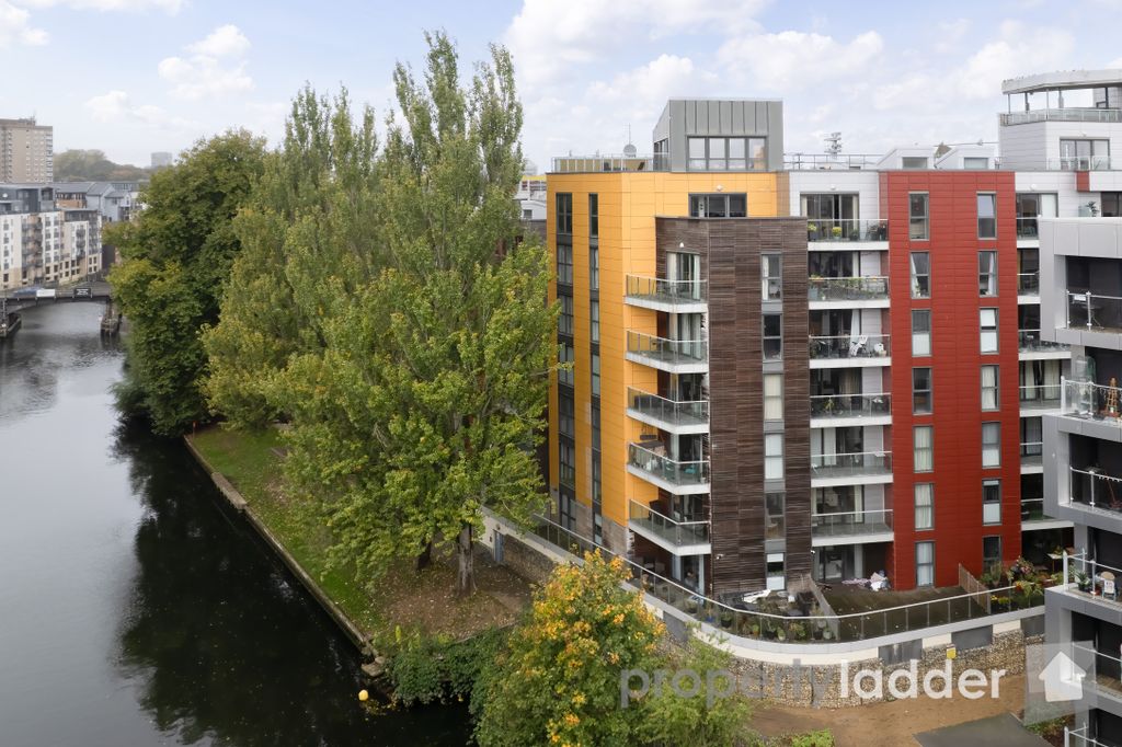 Property photo 2 of 25 Pl-18