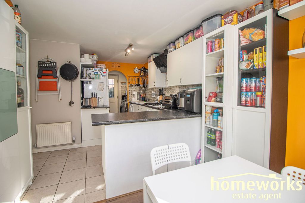 Property photo 2 of 15