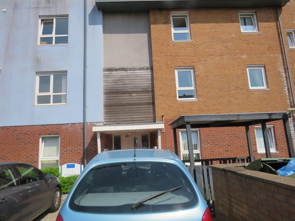 3 bed flat for sale Sandy
