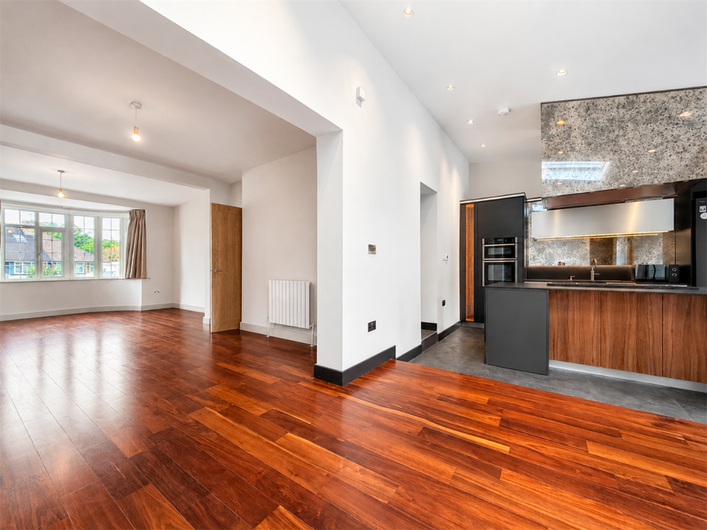 Property photo 3 of 28