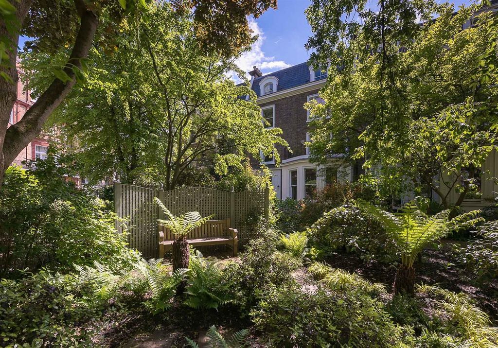 Property photo 1 of 12 Gledhow Gardens 2_2-9-2.Jpg