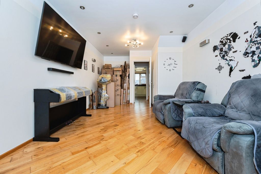 Property photo 3 of 20 Pbox-Img.Jpg