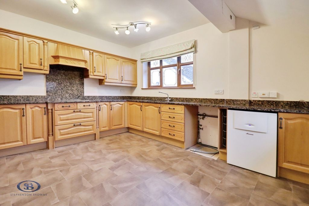 Property photo 2 of 22 Pbox-Img.Jpg