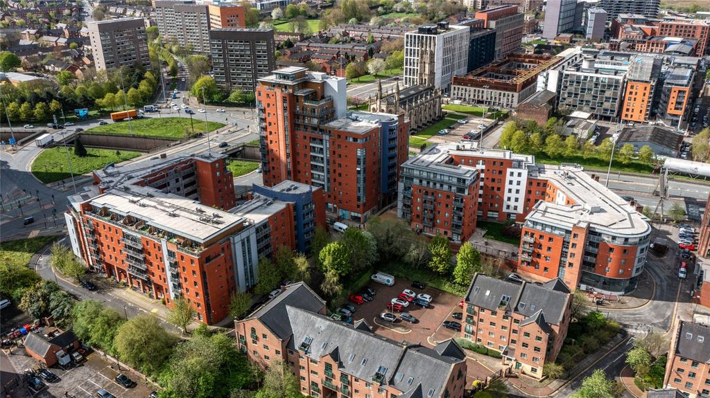 Property photo 2 of 13 Picture No. 15