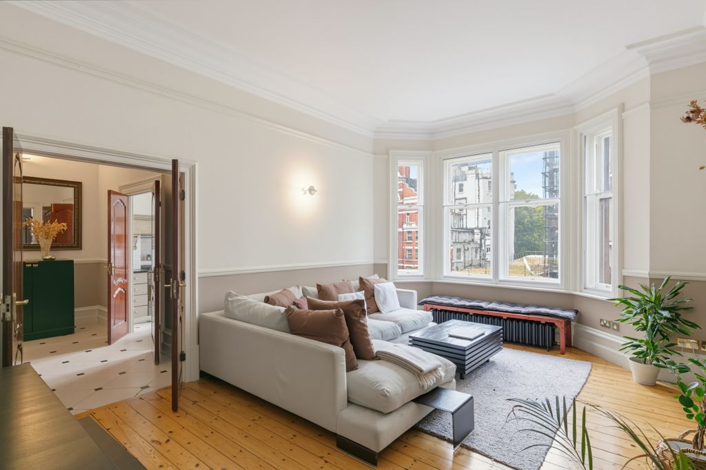 Property photo 2 of 11 Parkmansions35-064