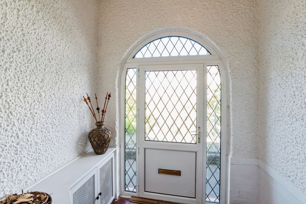 Property photo 2 of 32 Pbox-Img.Jpg