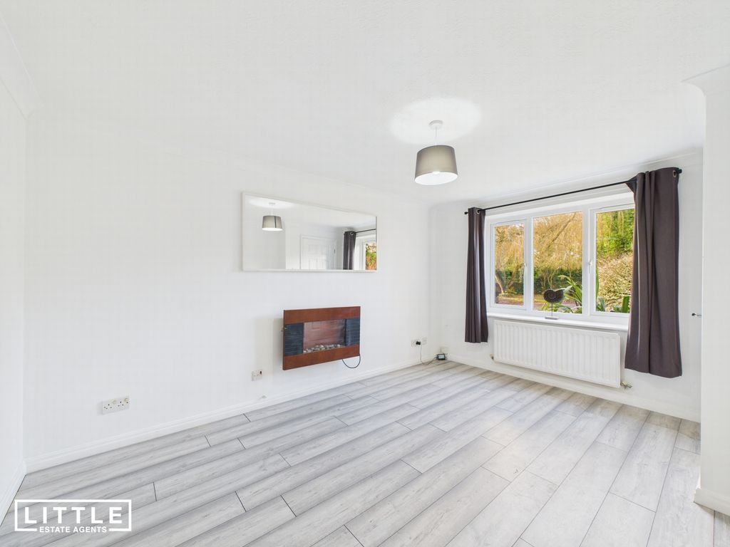 Property photo 2 of 17 Photo 4