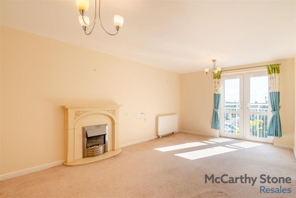 Property photo 2 of 14 8655093-Interior06.Jpg