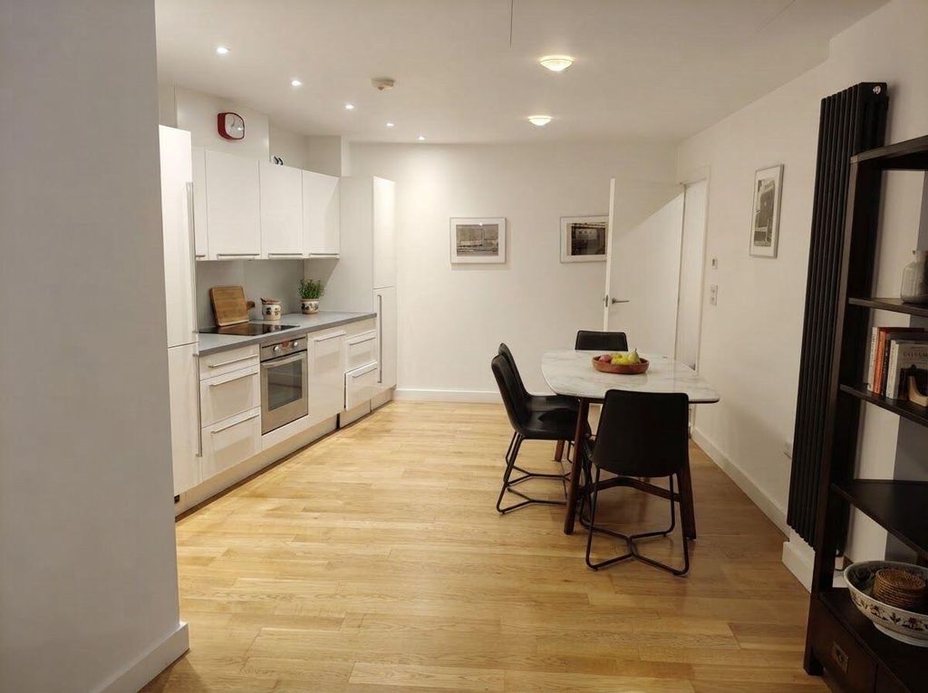 Property photo 2 of 5 Kitchen
