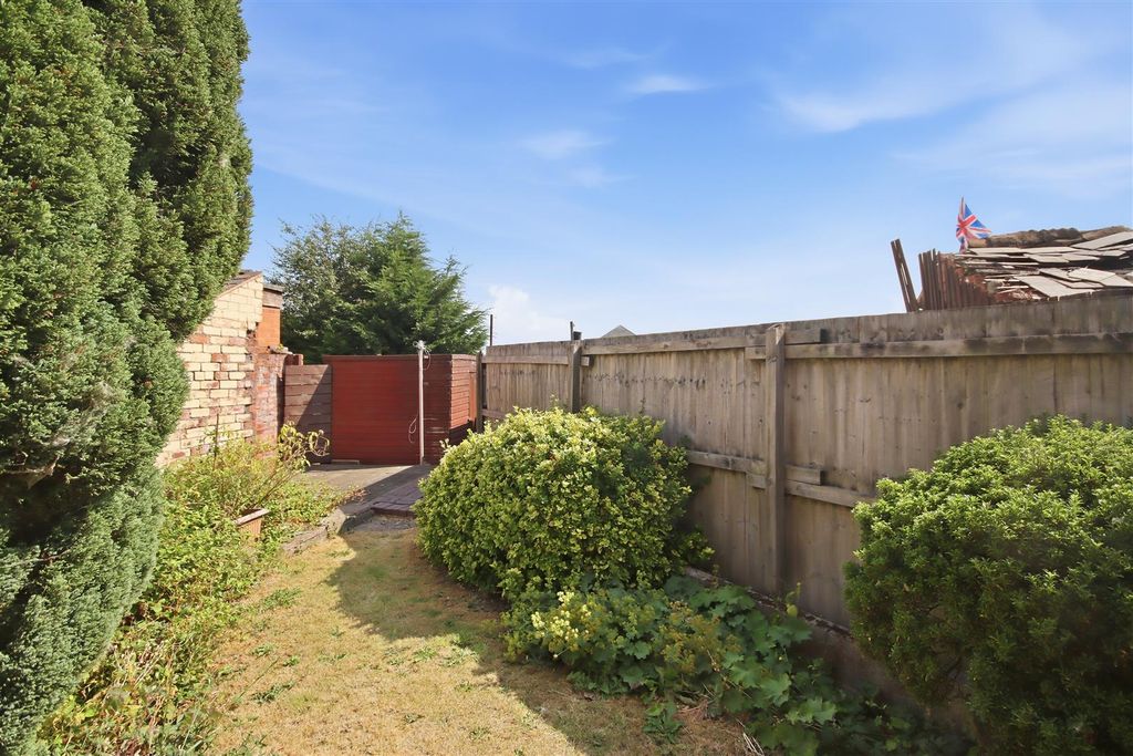 Property photo 3 of 17 Rear Garden 1