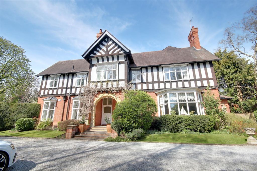 Property photo 1 of 17 Davfront2.Jpg