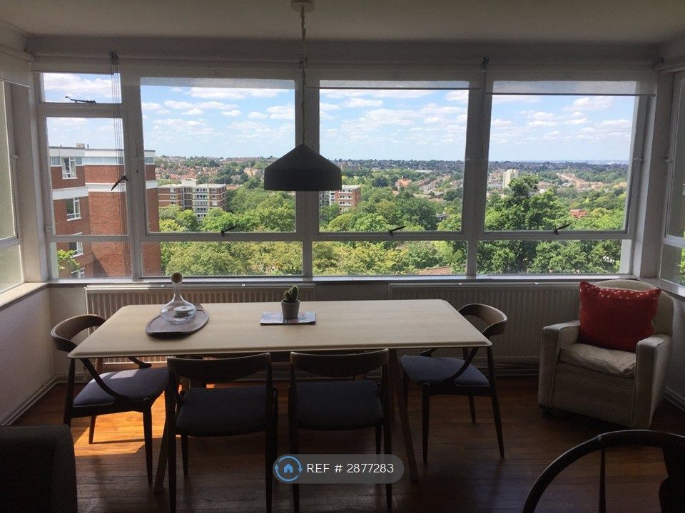 Property photo 1 of 16 Sitting Room