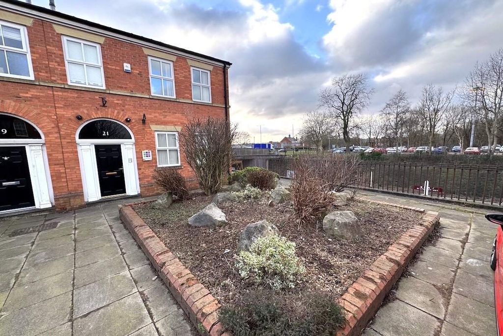 Property photo 2 of 7