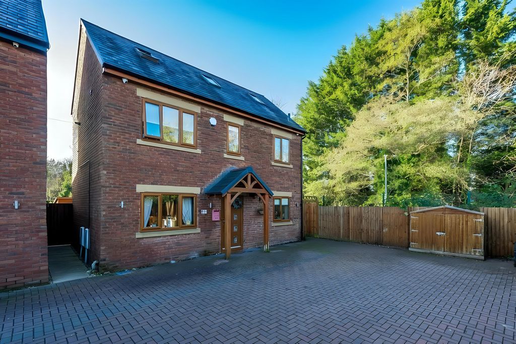 Property photo 1 of 17