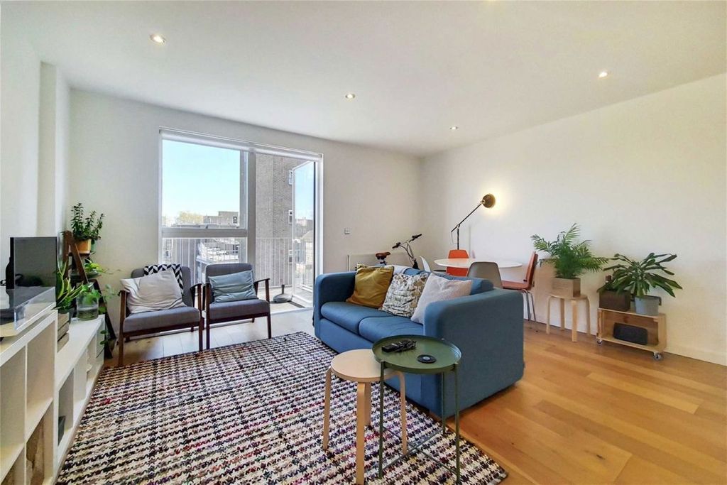 Property photo 1 of 9