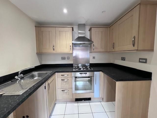 Property photo 3 of 6 9 Glover Road Kitchen.Jpg