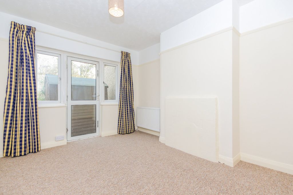 Property photo 3 of 10 Photo 04