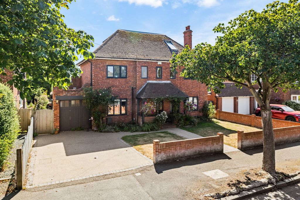 Property photo 1 of 38