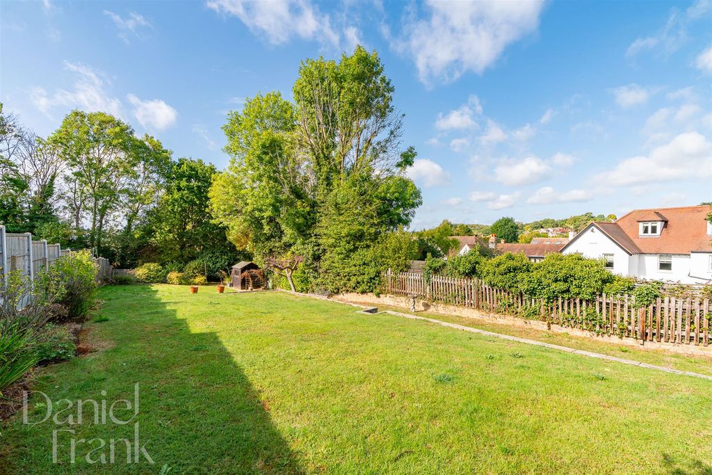 Property photo 3 of 24