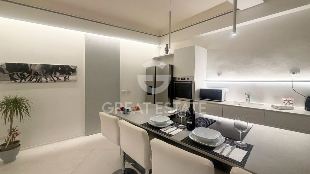 Property photo 2 of 13 Interiors