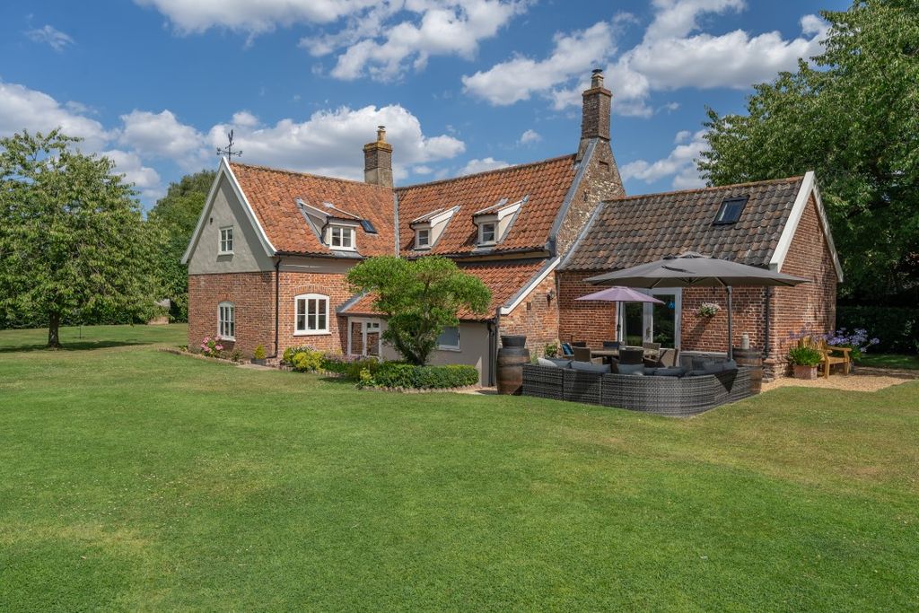 Property photo 3 of 33