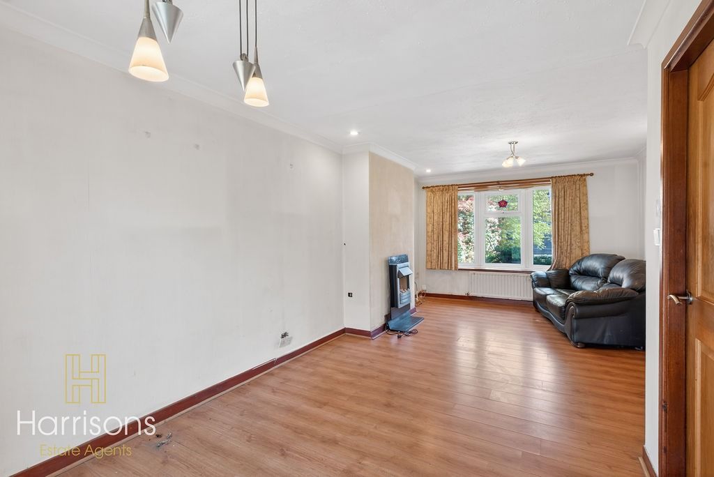Property photo 2 of 26 4892683